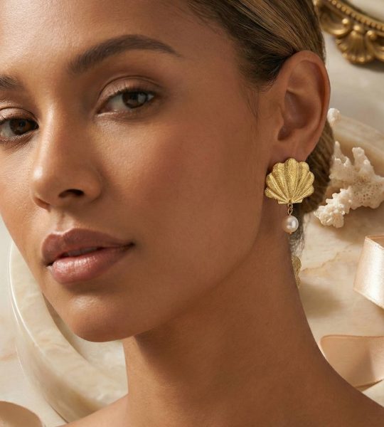 Авторські жіночі літні морські сережки мушля з перлиною
