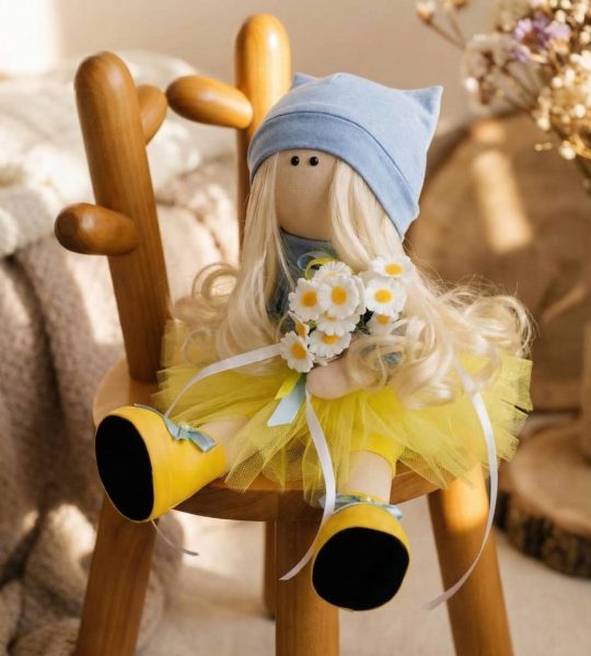 Лялька україночка тільда з ромашками сувенір Ukraine