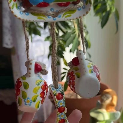 Авторська біла керамічна підвіска з петриківським розписом пара