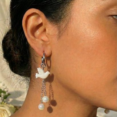 Сережки білі голубки полімерна глина та річкові перли