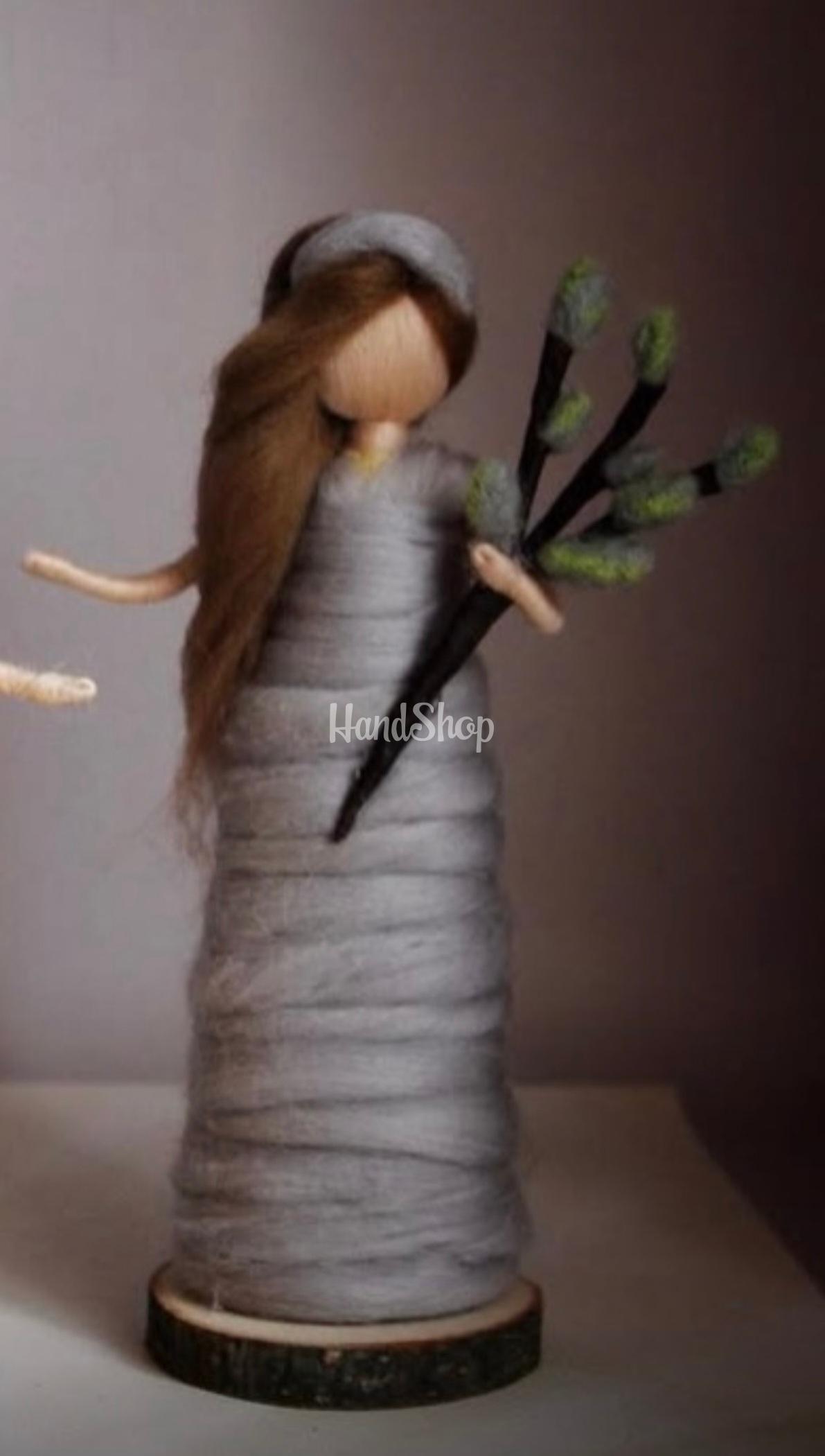 Сувенірна лялька веснянка у сірій сукні з гілочкою верби шерсть Сувенірна лялька веснянка у сірій сукні з гілочкою верби шерсть