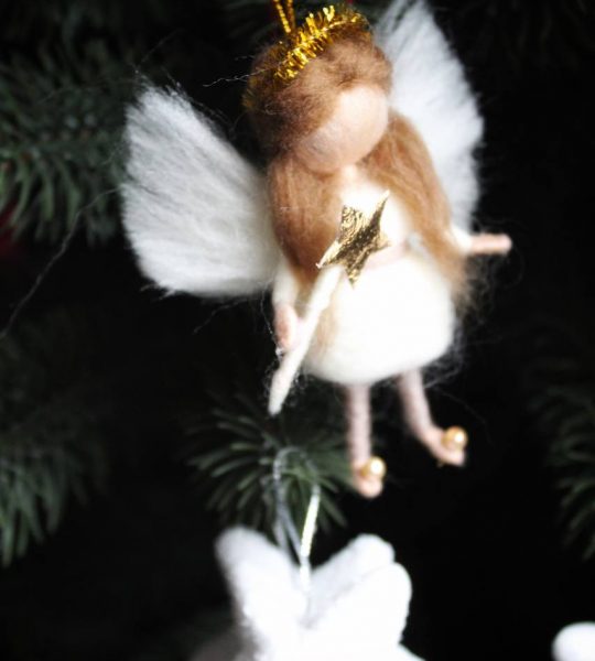 Кукла подвеска новогодняя из шерсти ангел 2023