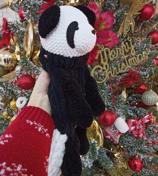 Большая игрушка пижамница крючком панда