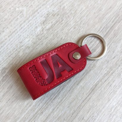 Сувенир подарок брелок для ключей орнамент Україна кожа