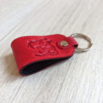 Сувенир подарок брелок для ключей кошка кожа