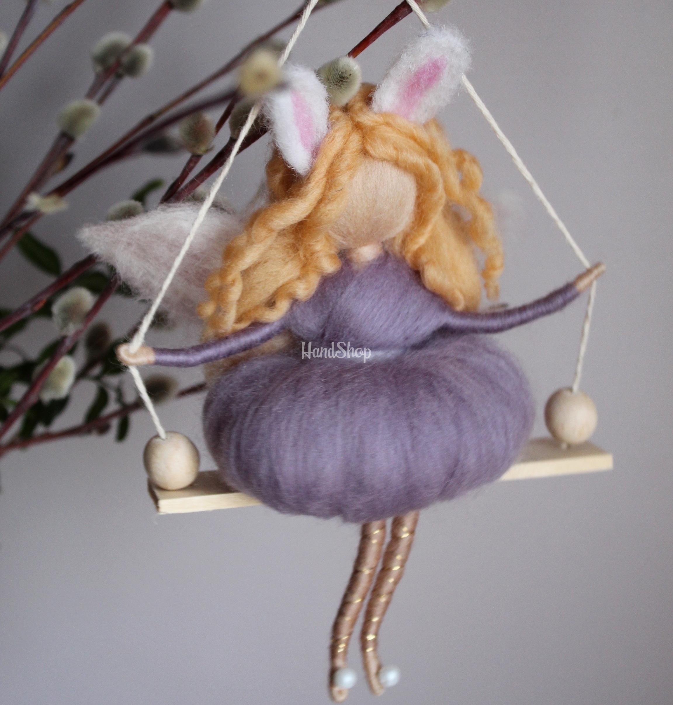 Підвіска лялька янгол з вушками зайчика на гойдалці Підвіска лялька янгол з вушками зайчика на гойдалці