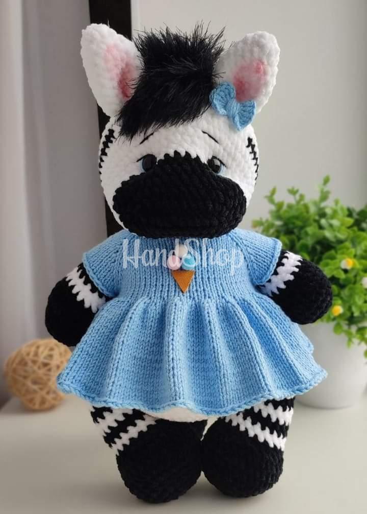 Авторська м’яка іграшка велика зебра дівчинка у сукні Авторська м’яка іграшка велика зебра дівчинка у сукні