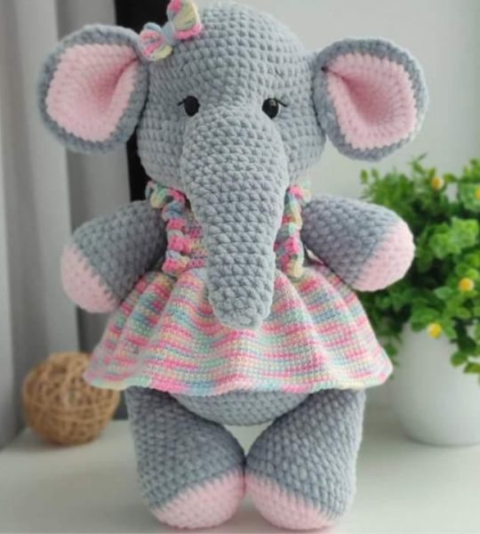 Авторська м'яка іграшка великий слоник дівчинка у сукні