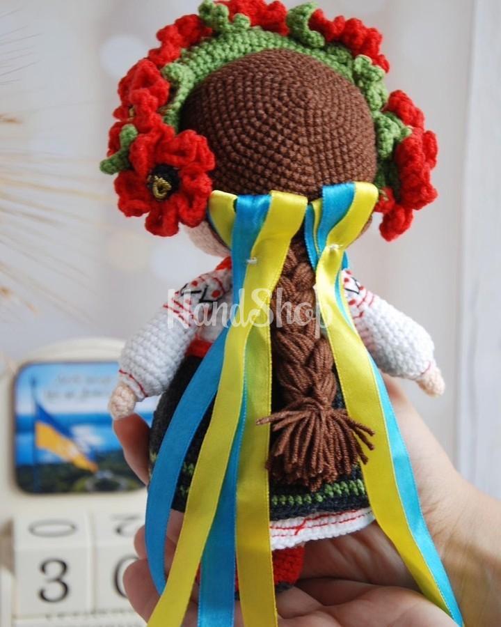 Сувенірна в’язана лялька крючком україночка віночок квіти маки Сувенірна в’язана лялька крючком україночка віночок квіти маки