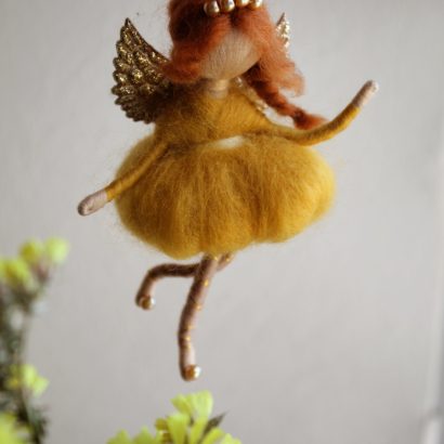 Руда лялька ангел з крилами підвіска сувенір