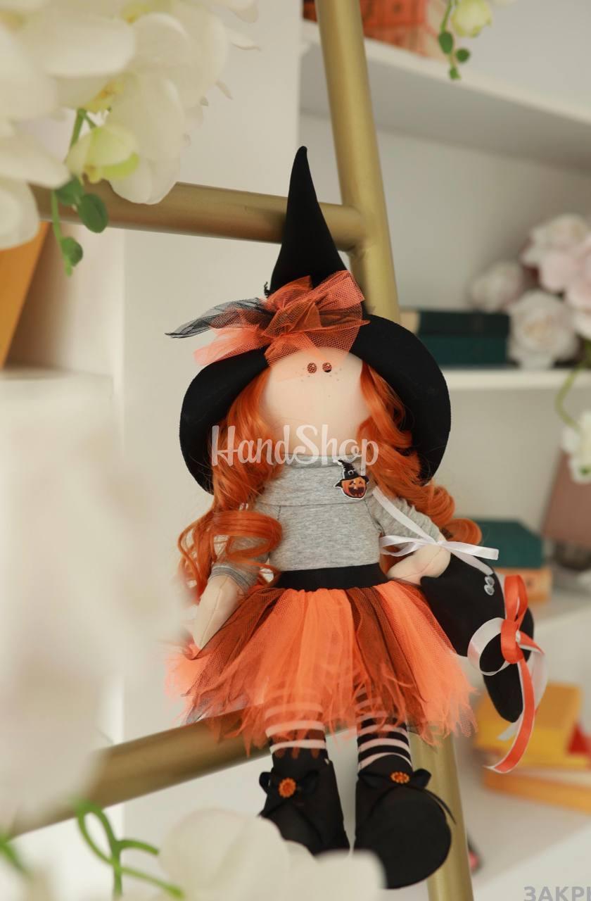 Відьма авторська лялька кучерява руда в чорному ковпаку Відьма авторська лялька кучерява руда в чорному ковпаку