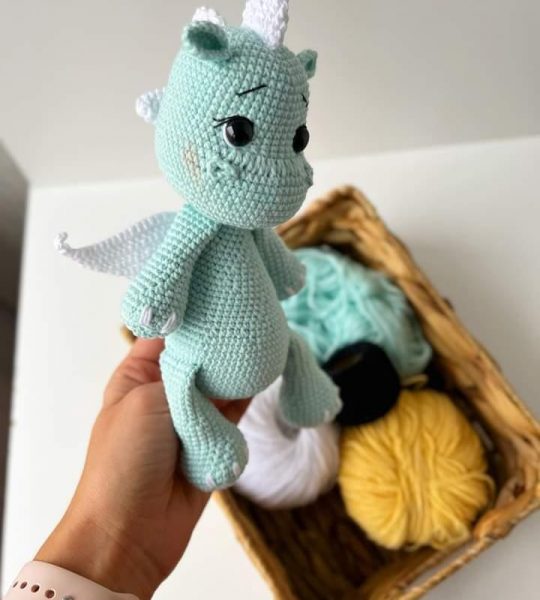 Іграшка в'язаний динозаврик символ нового 2024 року