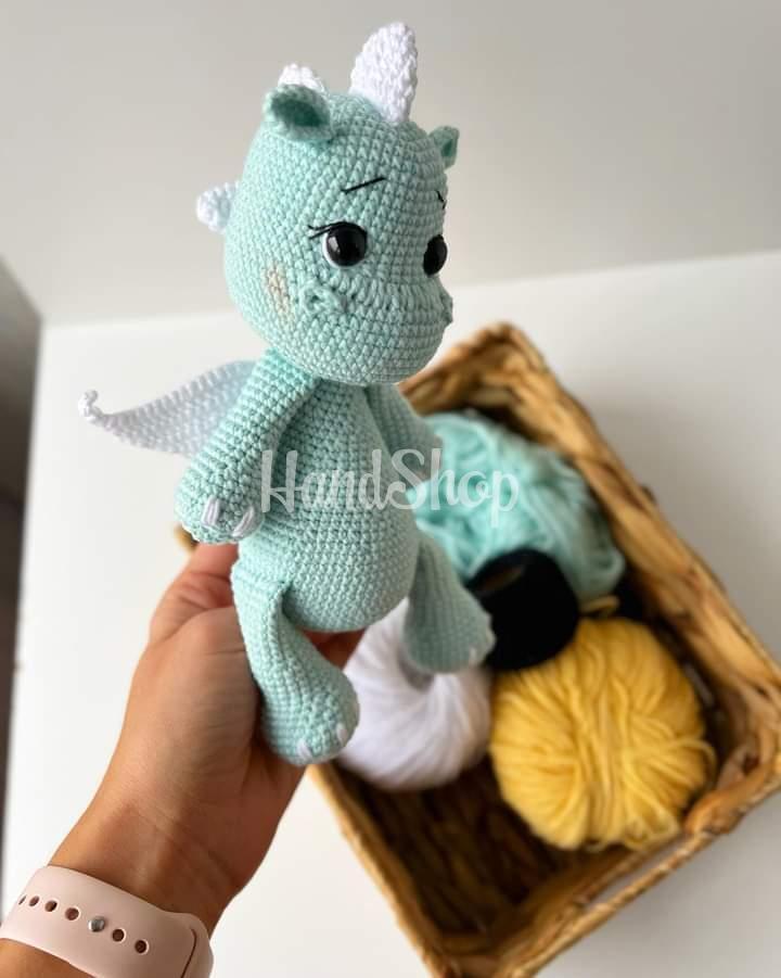 Іграшка в'язаний динозаврик символ нового 2024 року Іграшка в'язаний динозаврик символ нового 2024 року