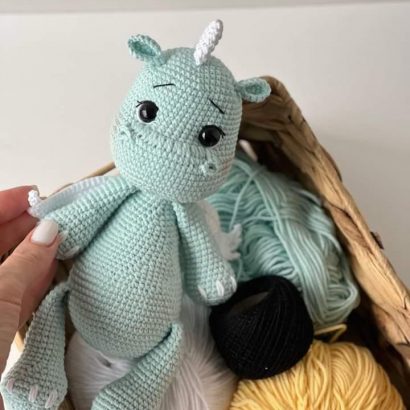 Іграшка в'язаний динозаврик символ нового 2024 року