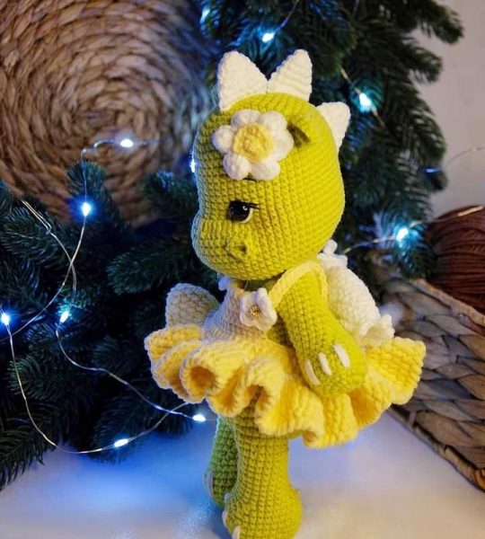Іграшка в’язаний динозаврик дівчинка символ 2024 року