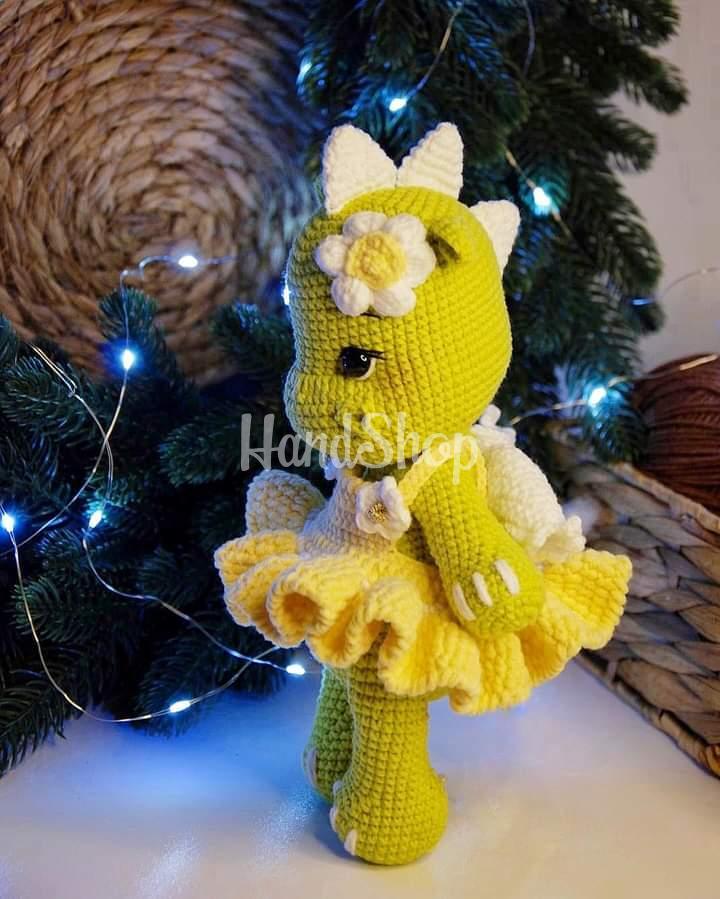 Іграшка в’язаний динозаврик дівчинка символ 2024 року Іграшка в’язаний динозаврик дівчинка символ 2024 року