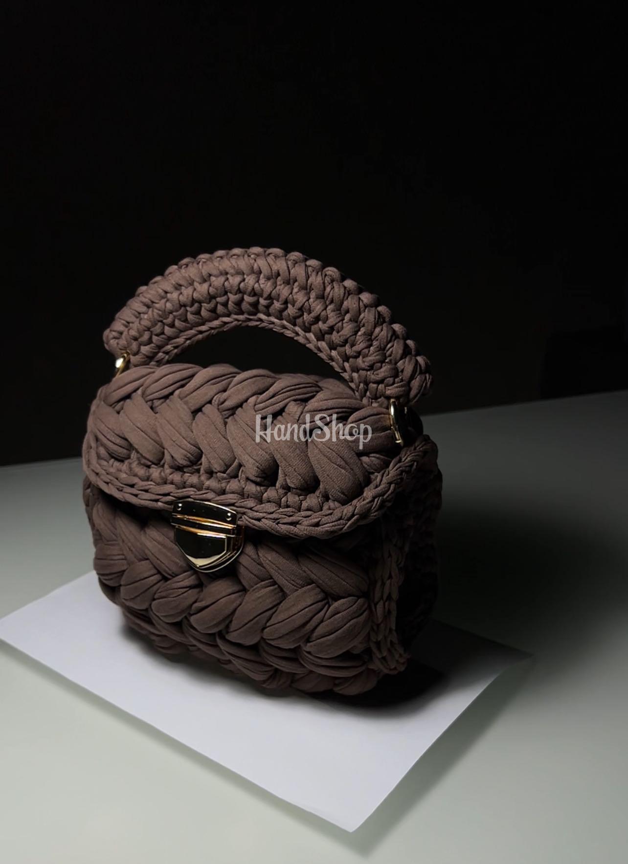 Трендова зефірна сумочка трикотажна пряжа на ланцюжку Трендова зефірна сумочка трикотажна пряжа на ланцюжку