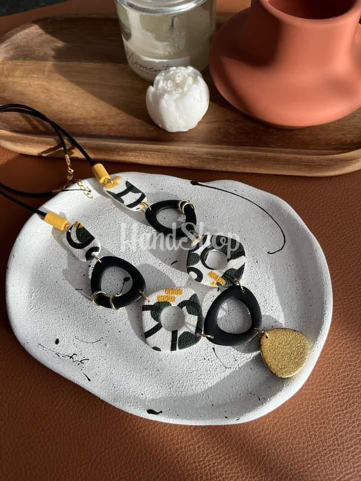 Стильне намисто кольє геометричні елементи з полімерної глини Стильне намисто кольє геометричні елементи з полімерної глини