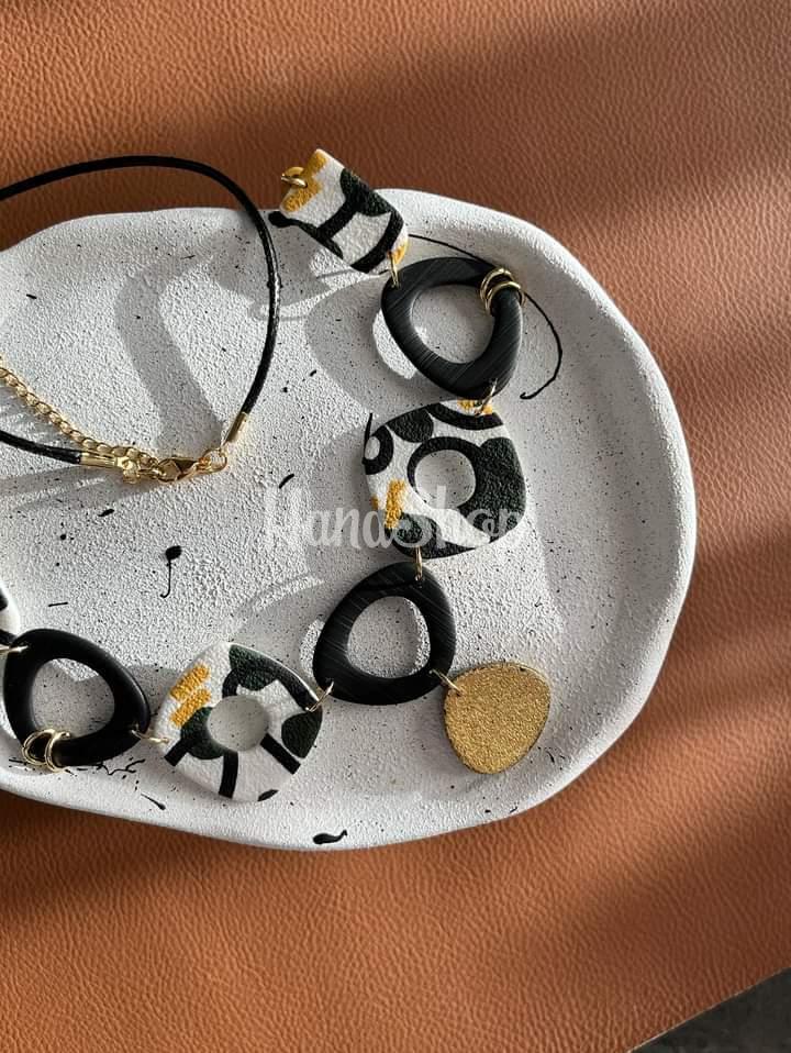 Стильне намисто кольє геометричні елементи з полімерної глини Стильне намисто кольє геометричні елементи з полімерної глини