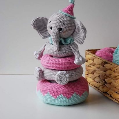 В’язана розвиваюча іграшка рожеве слоненя пірамідка