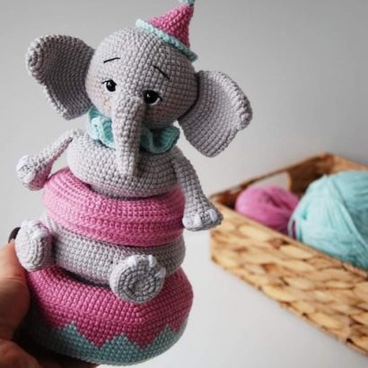 В’язана розвиваюча іграшка рожеве слоненя пірамідка