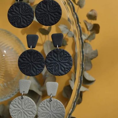 Стильні чорні круглі сережки узори полімерна глина