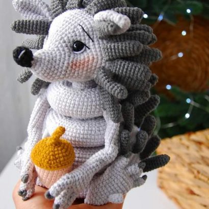 В’язана розвиваюча іграшка їжочок із жолудем пірамідка 2024