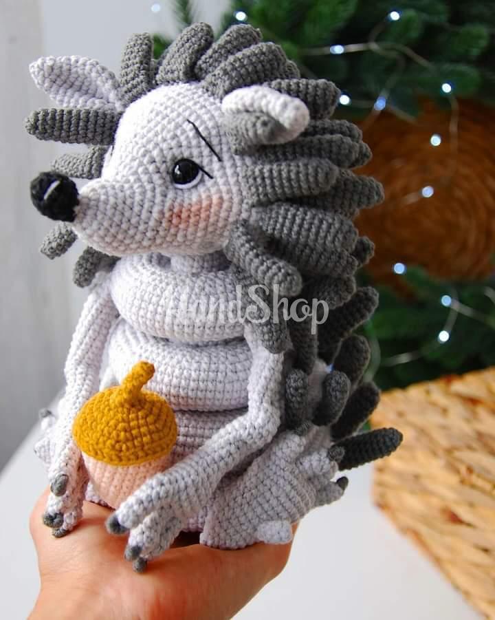 В’язана розвиваюча іграшка їжочок із жолудем пірамідка 2024 В’язана розвиваюча іграшка їжочок із жолудем пірамідка 2024