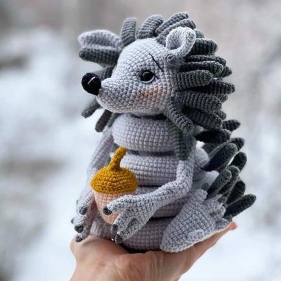 В’язана розвиваюча іграшка їжочок із жолудем пірамідка 2024