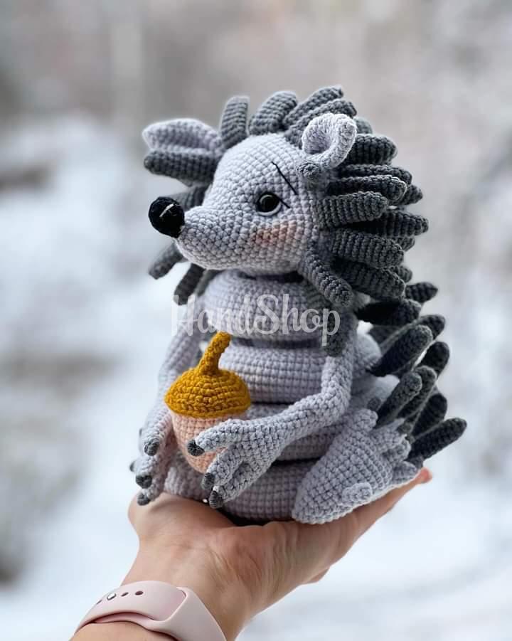 В’язана розвиваюча іграшка їжочок із жолудем пірамідка 2024 В’язана розвиваюча іграшка їжочок із жолудем пірамідка 2024