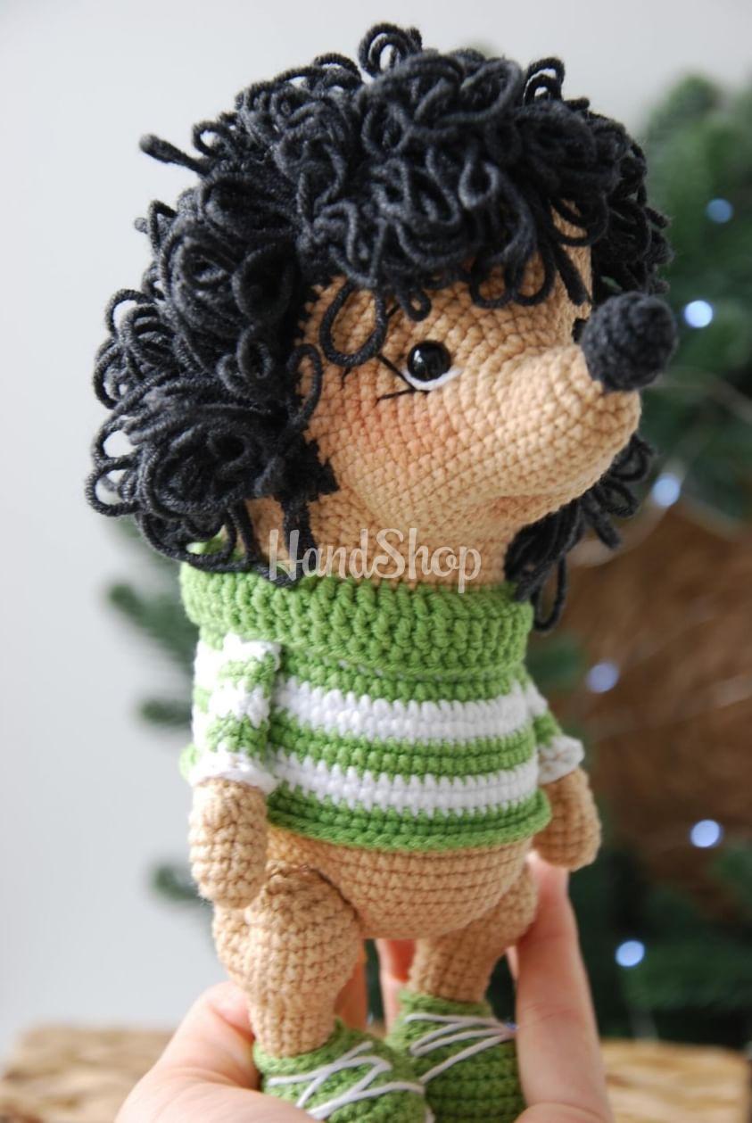 В'язана дитяча м'яка іграшка їжачок у кофтинці В'язана дитяча м'яка іграшка їжачок у кофтинці