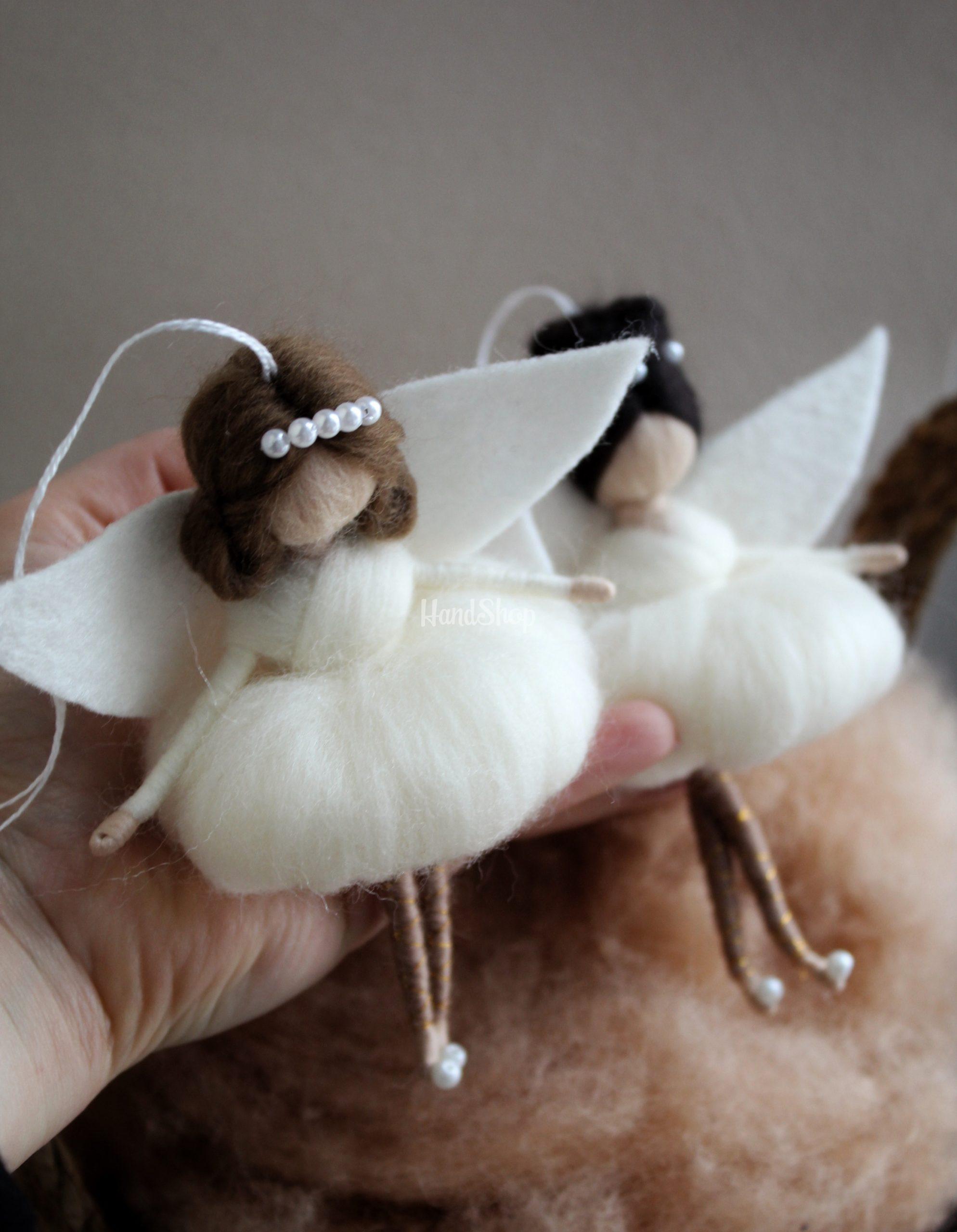 Лялька валяна з вовни в білій сукні ангел фея Лялька валяна з вовни в білій сукні ангел фея