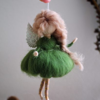 Міні лялька своїми руками янгол кудрява в зеленій сукні