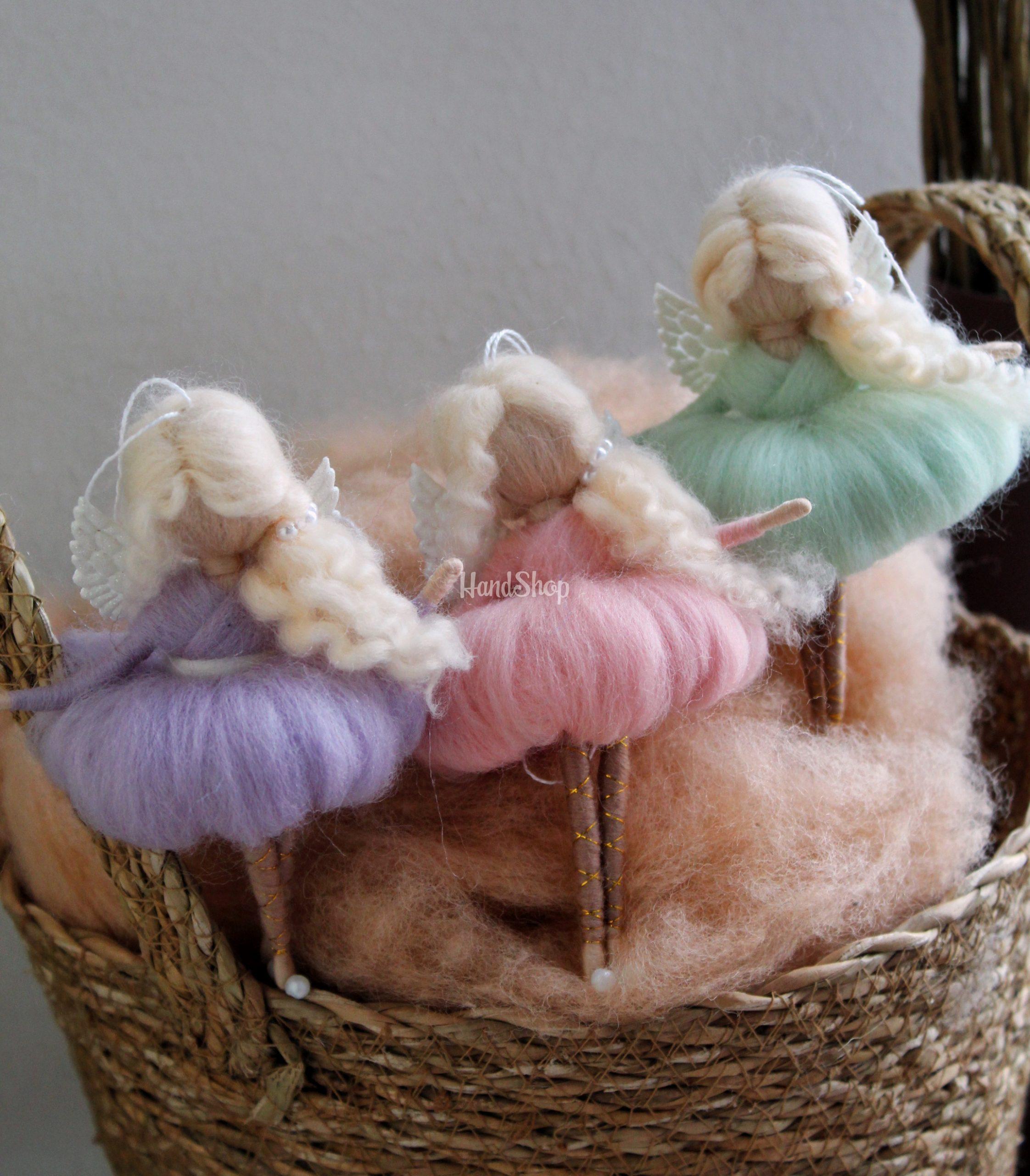 Сувенірна лялька ангел білявка з вовни підвіска (на вибір!) Сувенірна лялька ангел білявка з вовни підвіска (на вибір!)