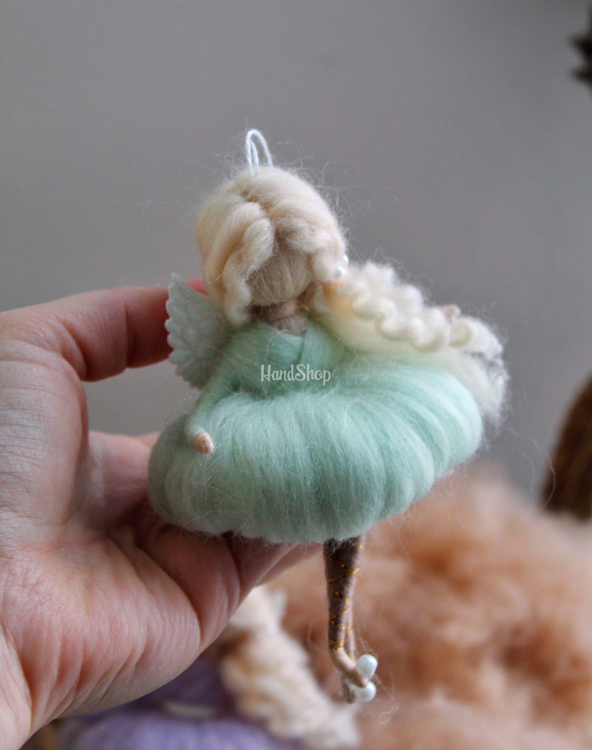 Сувенірна лялька ангел білявка з вовни підвіска (на вибір!) Сувенірна лялька ангел білявка з вовни підвіска (на вибір!)