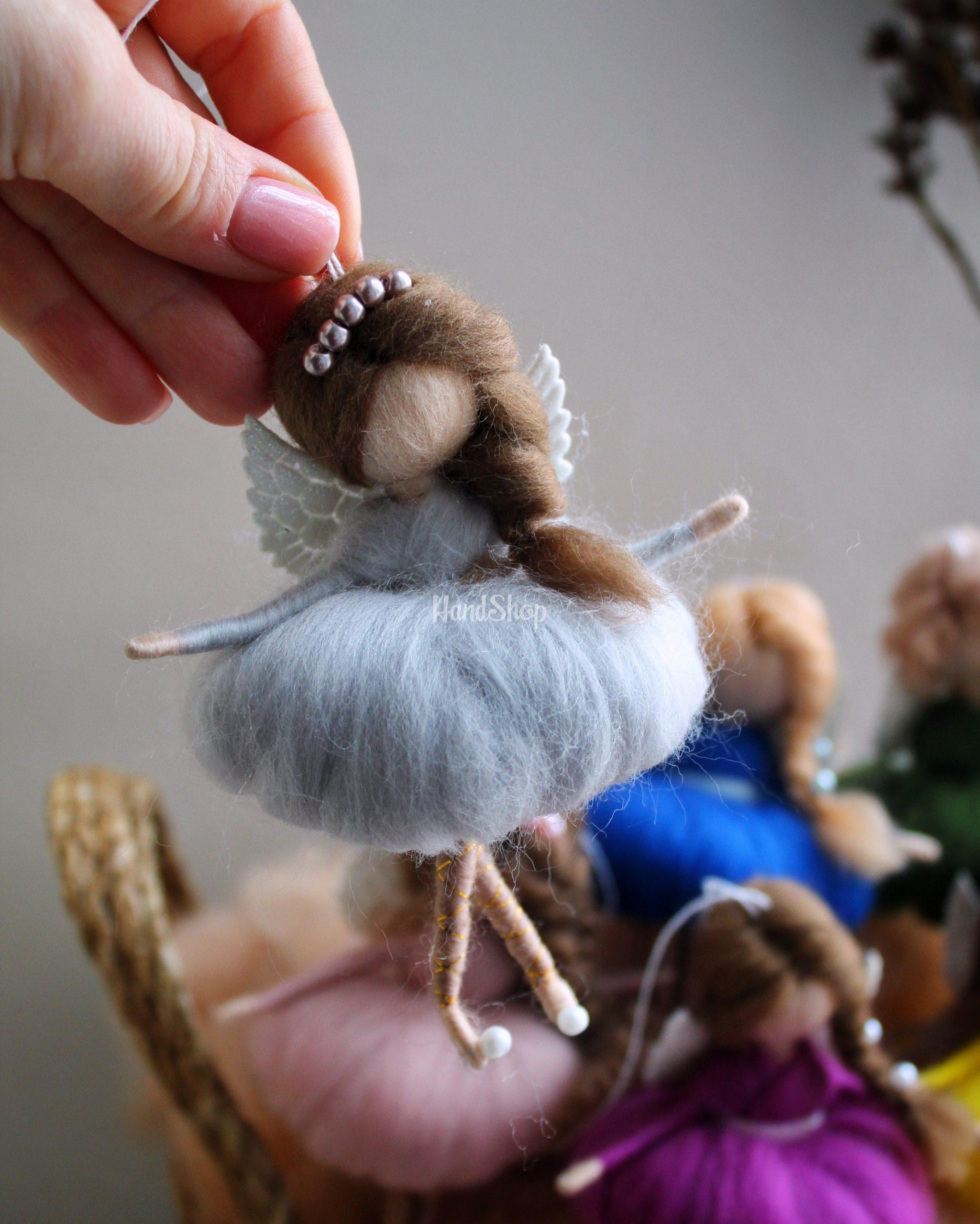 Лялечка валяна з вовни підвіска ангел в блакинтній сукні(1) Лялечка валяна з вовни підвіска ангел в блакинтній сукні