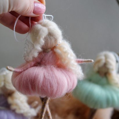 Сувенірна лялька ангел білявка з вовни підвіска (на вибір!)