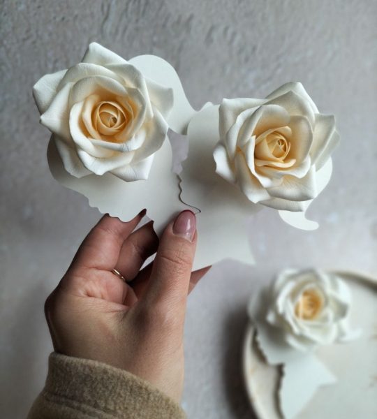 Заколки зажими для волосся квіти білі троянди, 2 шт