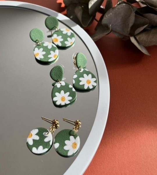 Жіночі круглі сережки з квітами ромашки, полімерна глина