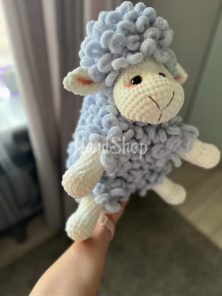 Дитяча в’язана іграшка гачком блакитна пухнаста вівця Дитяча в’язана іграшка гачком блакитна пухнаста вівця