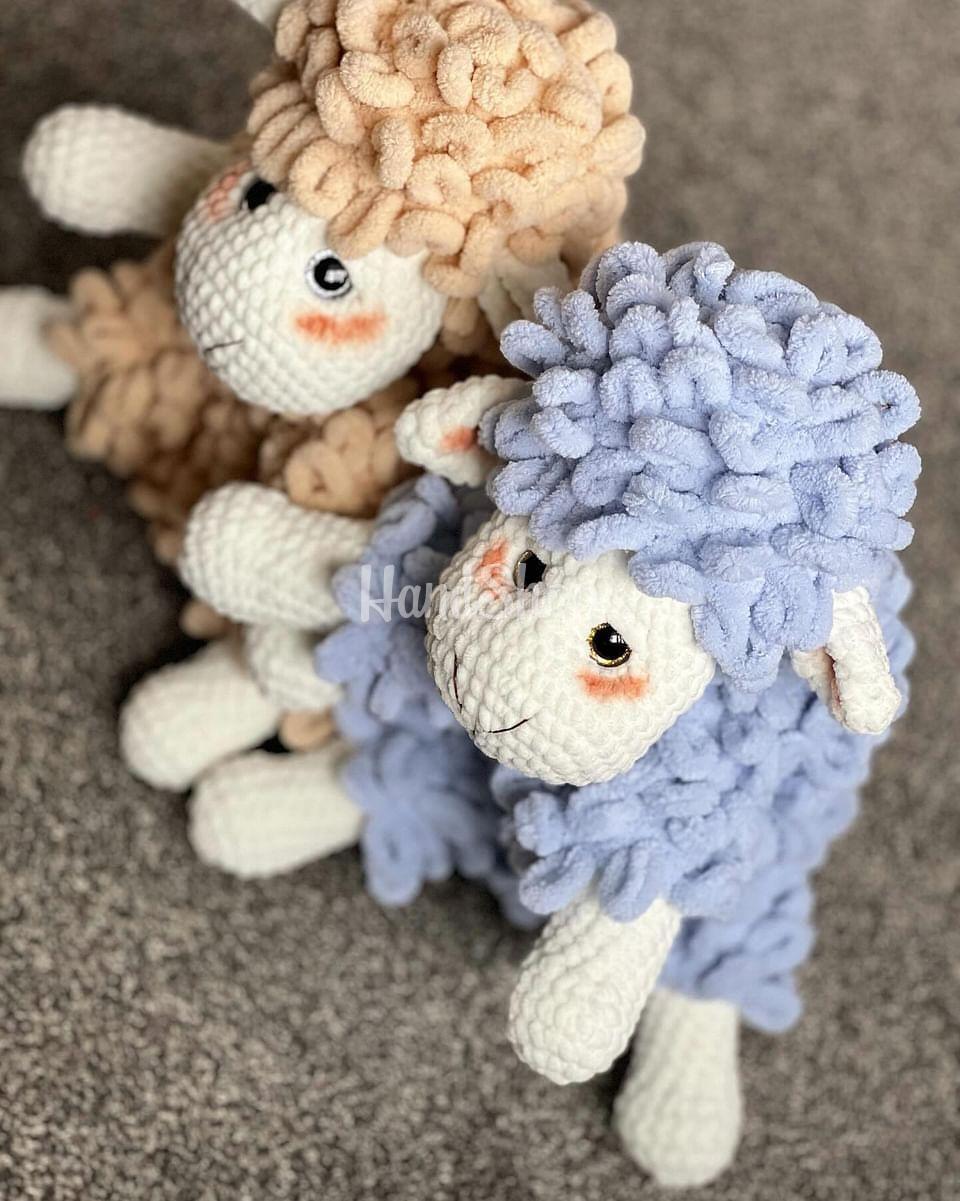 Велика дитяча в’язана іграшка гачком пухнаста вівця Велика дитяча в’язана іграшка гачком пухнаста вівця