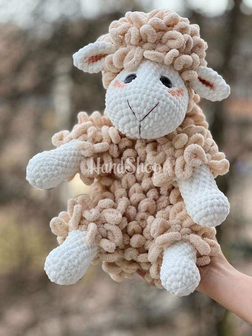 Велика дитяча в’язана іграшка гачком пухнаста вівця Велика дитяча в’язана іграшка гачком пухнаста вівця