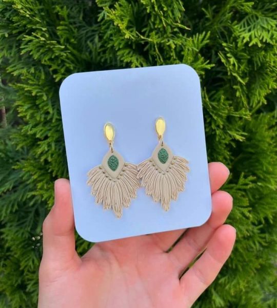 Жіночі сережки з полімерної глини в стилі бохо