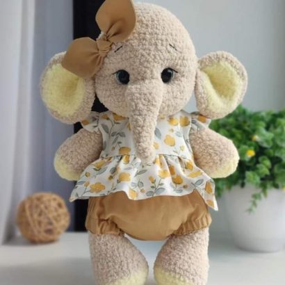 Дитяча м’яка іграшка великий слоник дівчинка у сукні