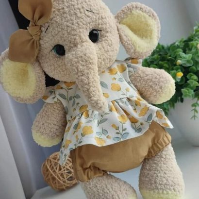 Дитяча м’яка іграшка великий слоник дівчинка у сукні