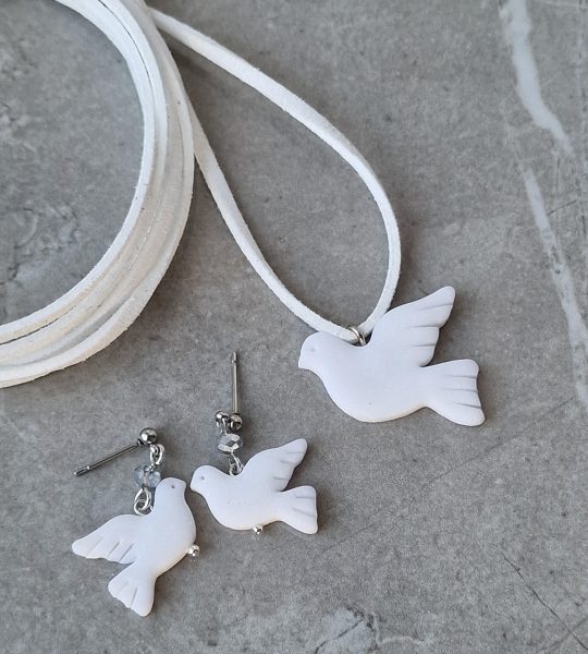 Комплект сережки та кулон горлиці з полімерної глини