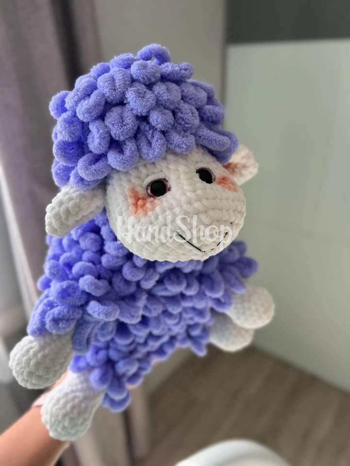 Дитяча в’язана іграшка гачком фіолетова вівця авторська Дитяча в’язана іграшка гачком фіолетова вівця авторська