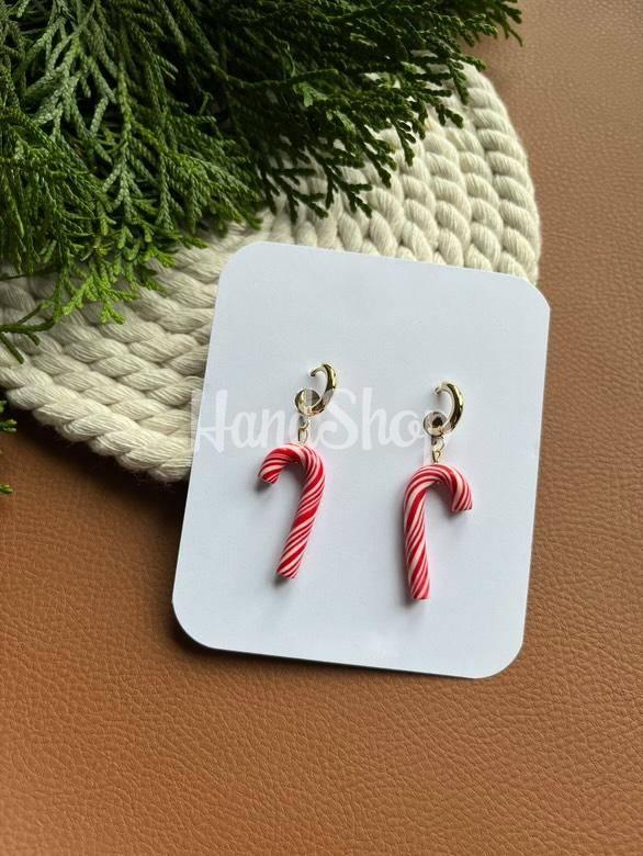 Новорічні сережки льодяники червоні тростинки глина 2025 Новорічні сережки льодяники червоні тростинки глина 2025