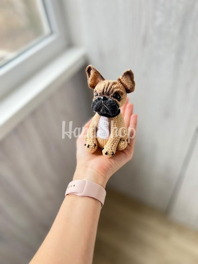 Авторська іграшка в'язаний пес французький бульдог Авторська іграшка в'язаний пес французький бульдог