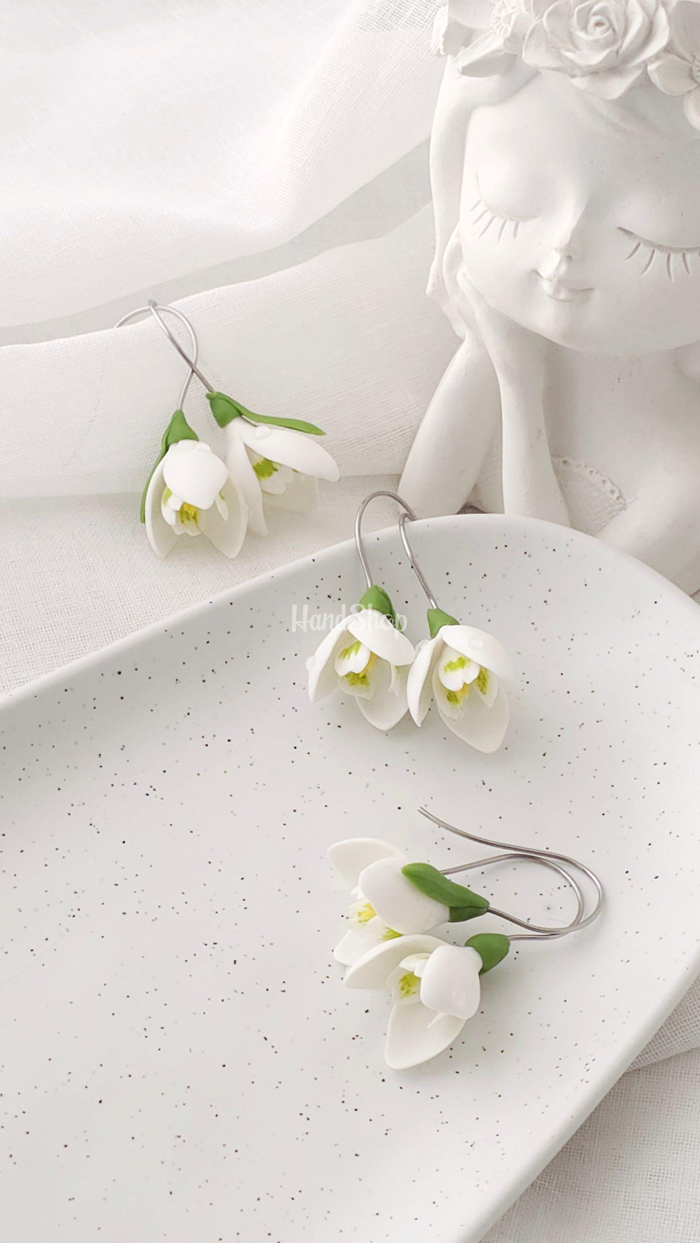 Жіночі сережки білі квіти підсніжники з полімерної глини Жіночі сережки білі квіти підсніжники з полімерної глини